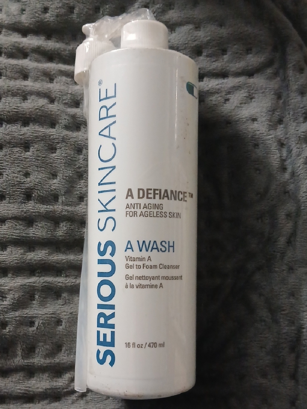 Serious Skincare A Defiance A Wash Vitamin A Gel-to-Foam Cleanser — White